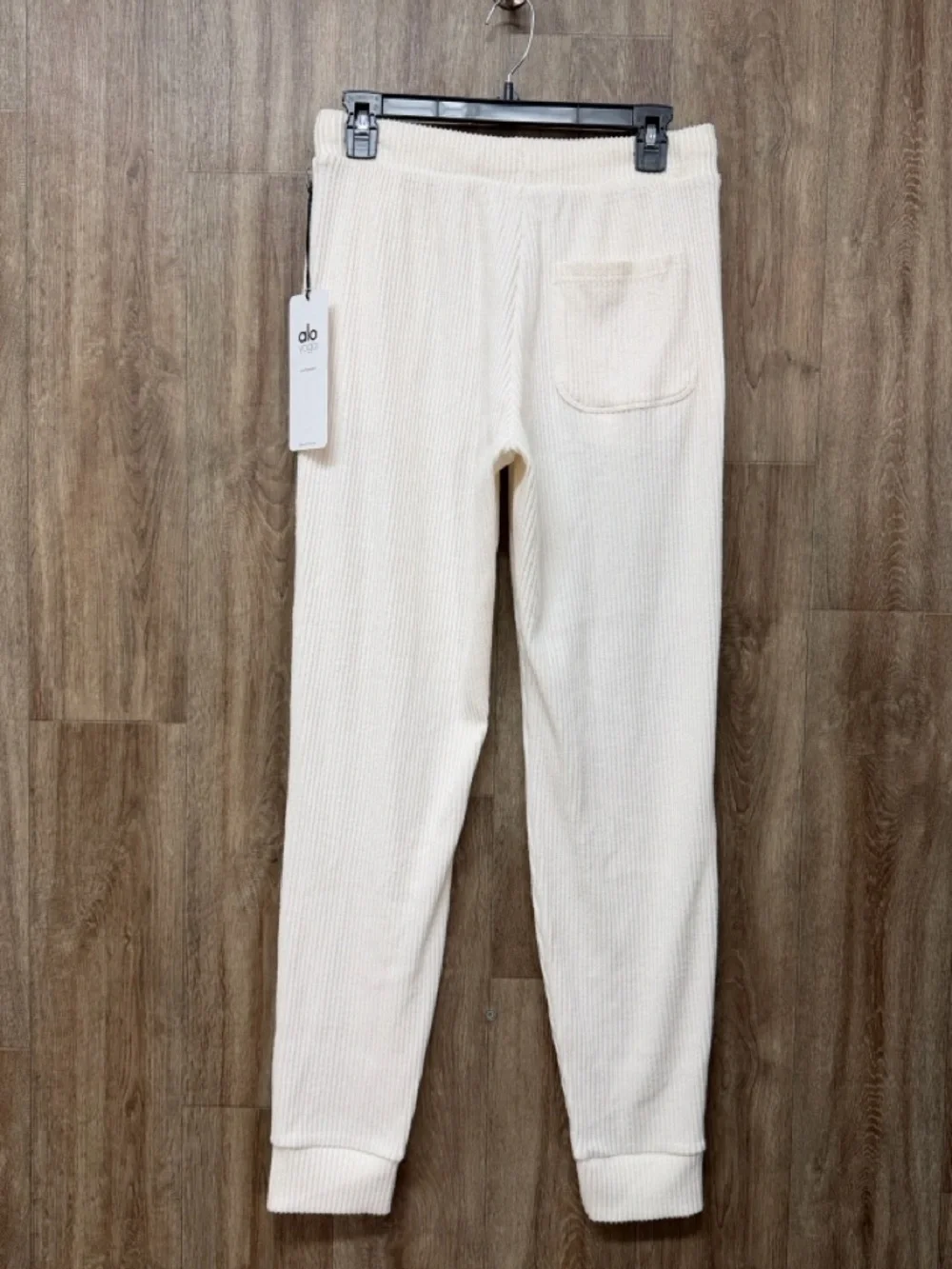 NEW Alo Yoga Cream Ribbed Joggers